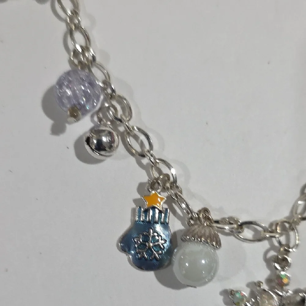 Silver Snowflake Necklace – Sparkle Star & Bead Charm Holiday Statement Jewelry